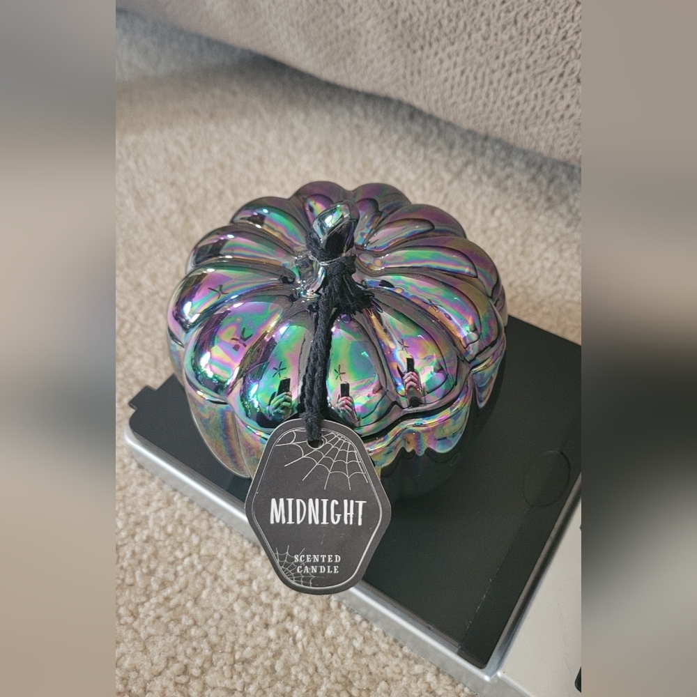 New Northern Lights Midnight Iridescent Ceramic Pumpkin Candle - Black - 12 oz - Picture 2 of 6
